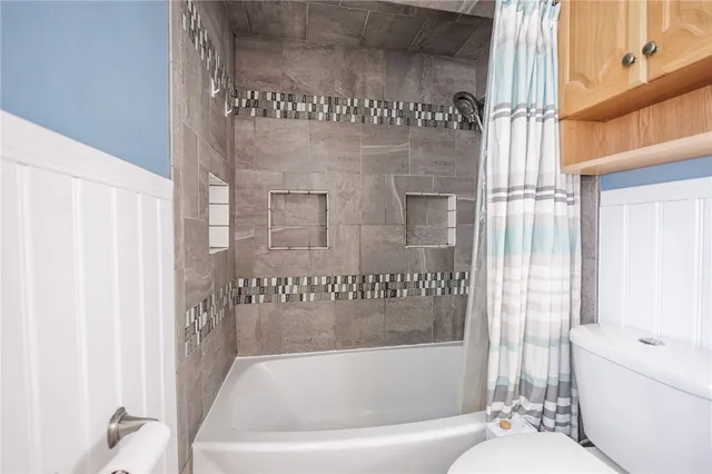 $280,000 | 121 Wyndham Road, Irondequoit, NY 14609