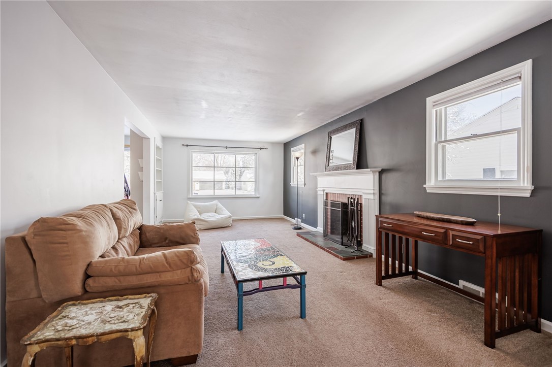 121 Wyndham Road Irondequoit, NY 14609 - Photo 5 of 34