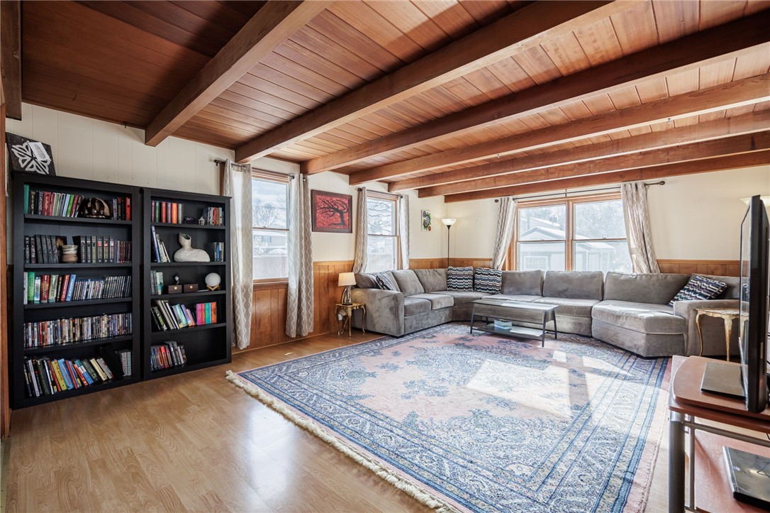 121 Wyndham Road Irondequoit, NY 14609 - Photo 6 of 34