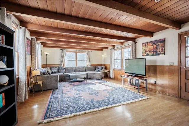 $280,000 | 121 Wyndham Road, Irondequoit, NY 14609