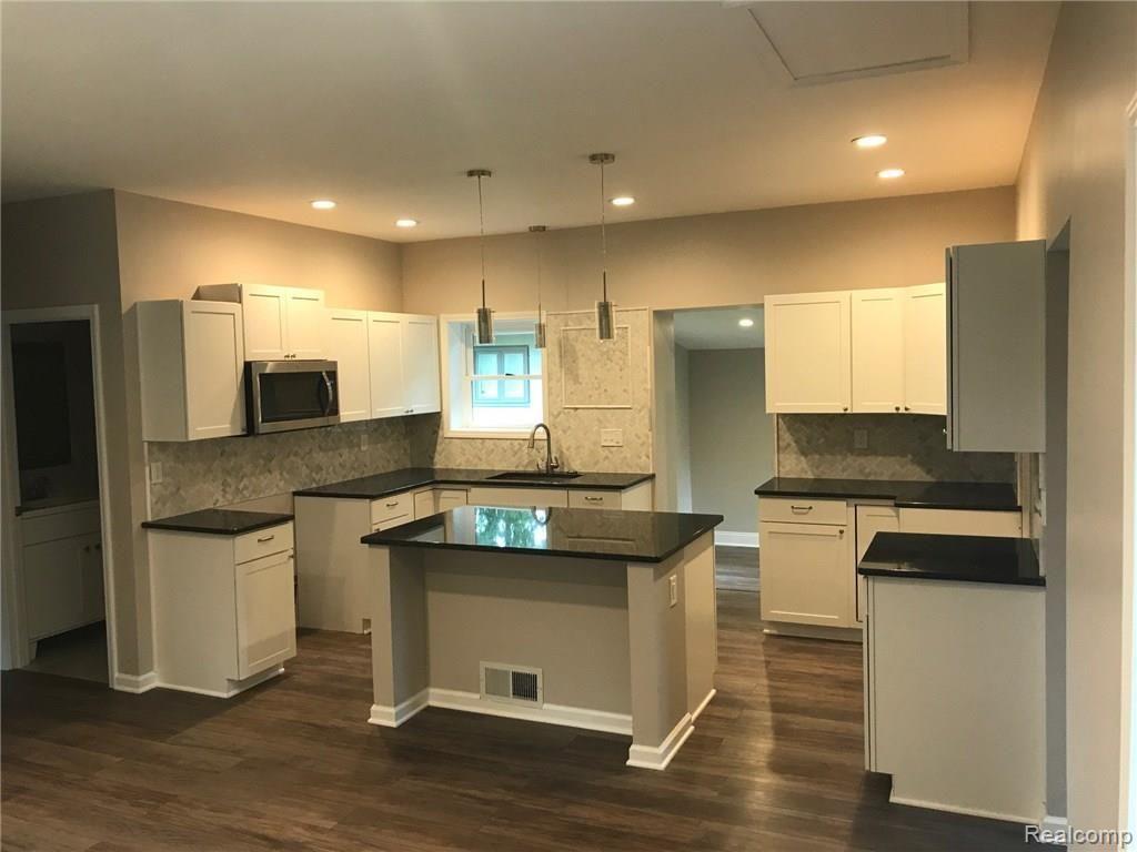 3421 Rush Lake Road Pinckney, MI 48169 - Photo 5 of 17 kitchen.JPG