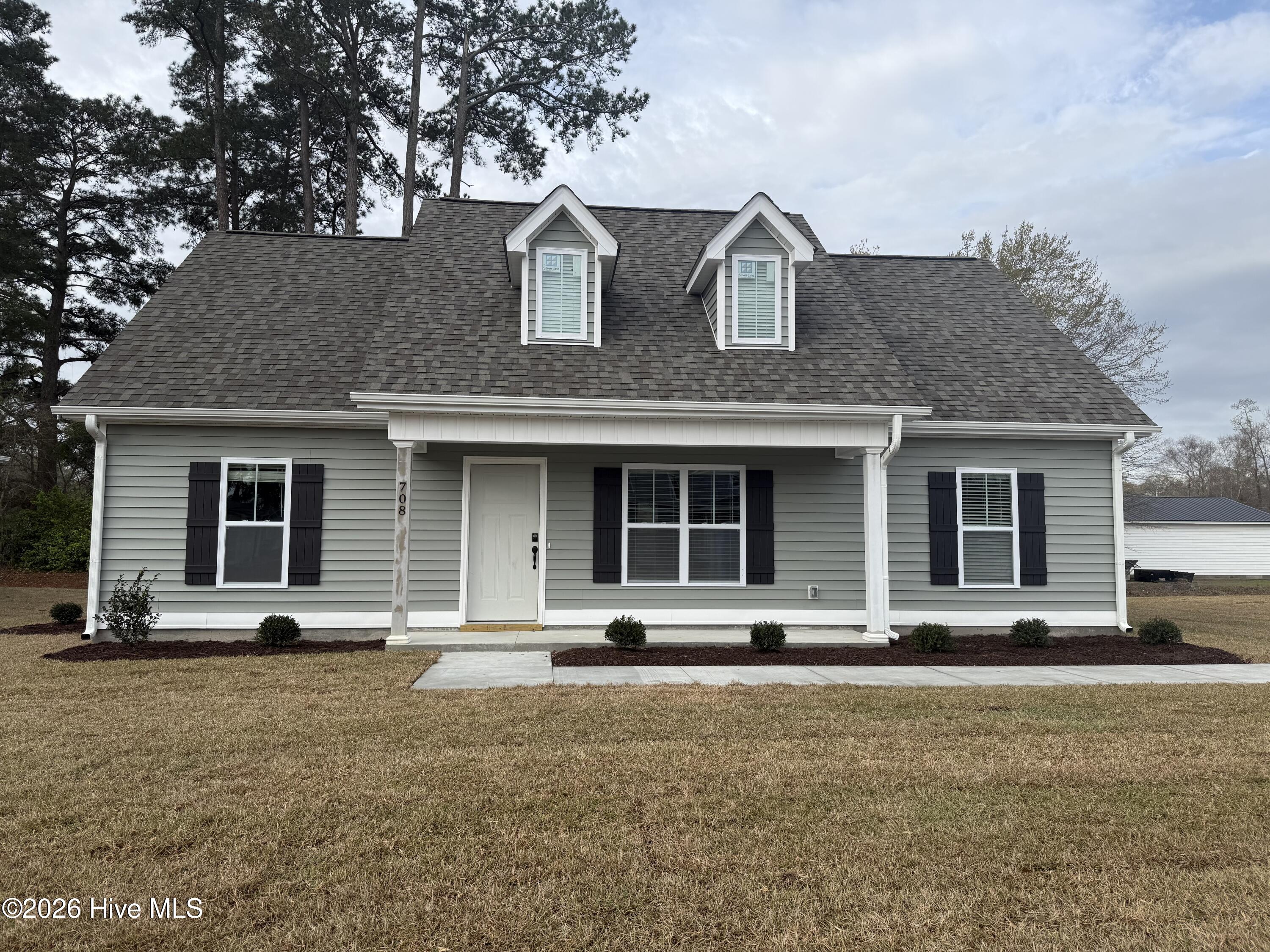 708 Pope Street Grifton, NC 28530 - Photo 2 of 14 IMG_9615