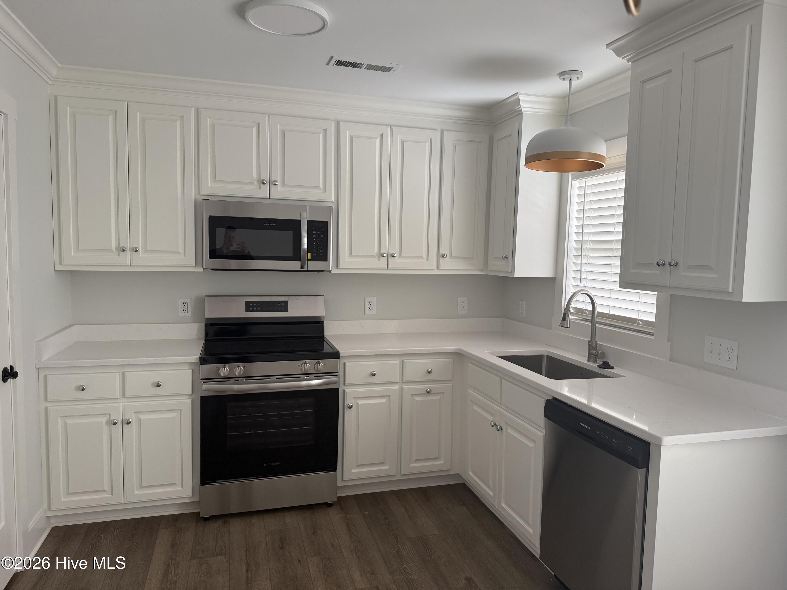 708 Pope Street Grifton, NC 28530 - Photo 5 of 14 IMG_9647