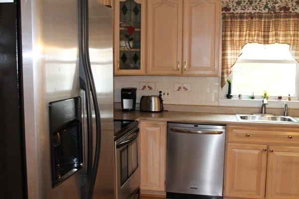 112 Spruce Road Reading, MA 01867 - Photo 8 of 17 Gallery Image 8