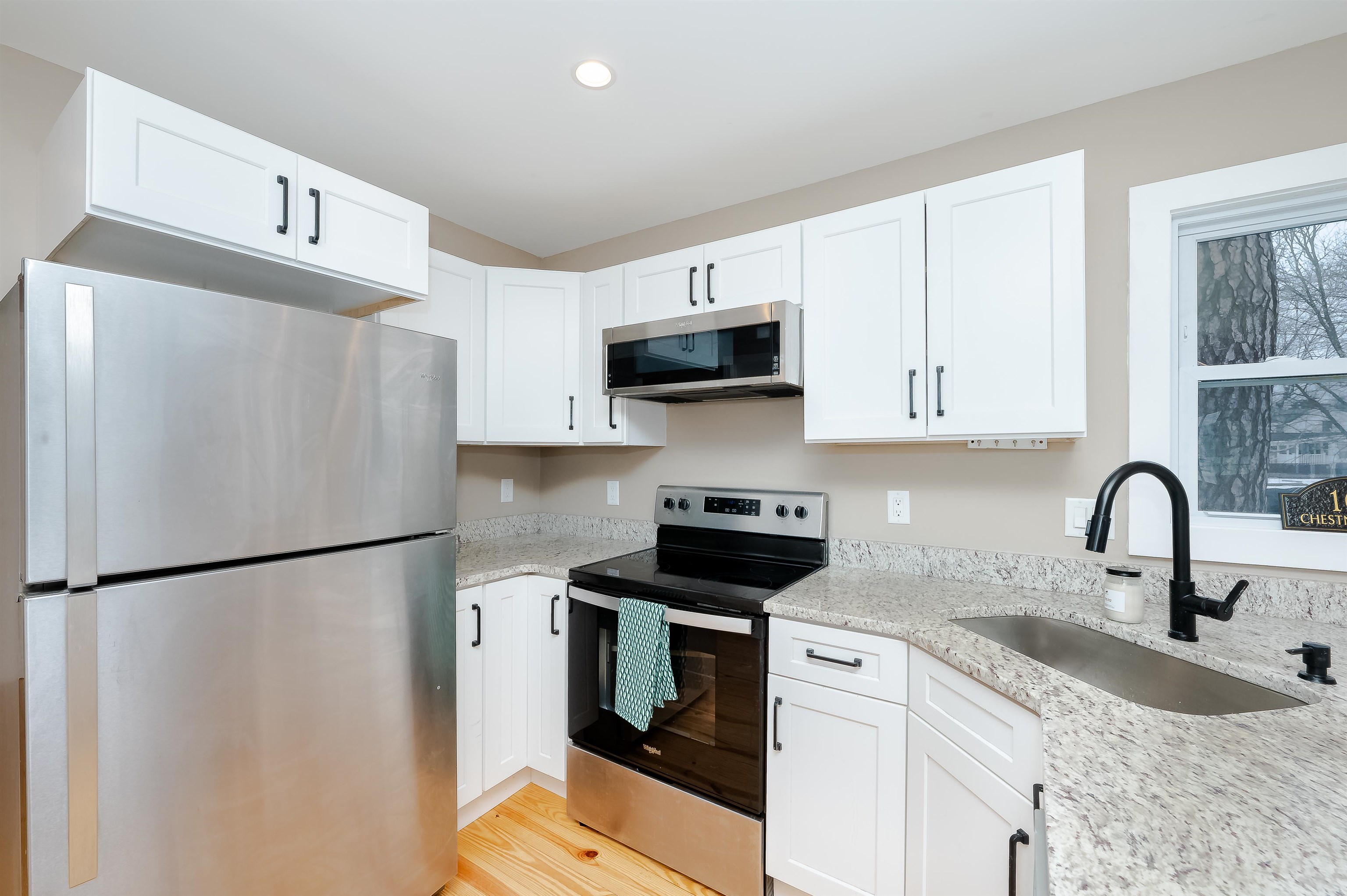 104 A Chestnut Hill Road Rochester, NH 03867 - Photo 3 of 31