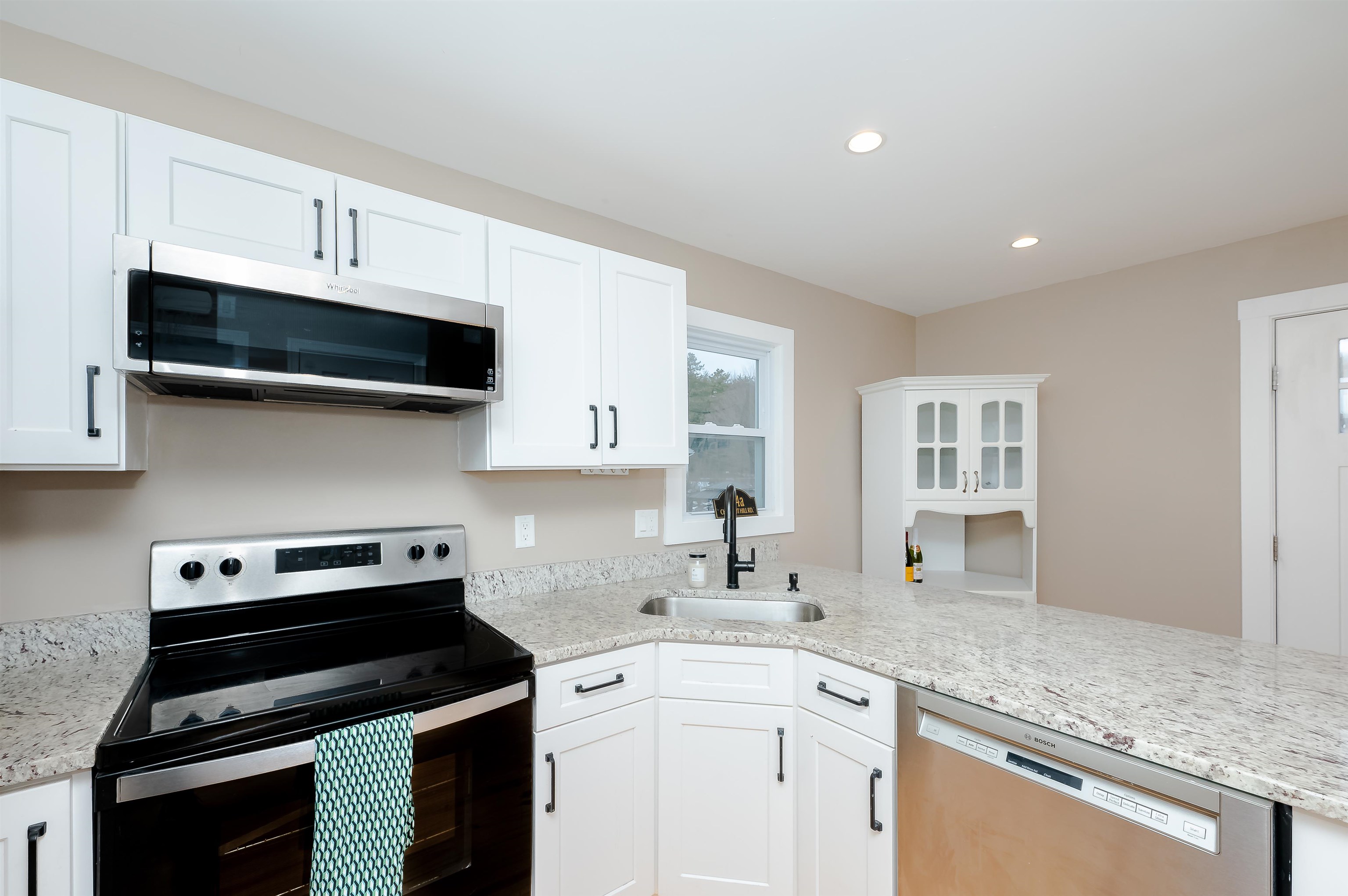 104 A Chestnut Hill Road Rochester, NH 03867 - Photo 4 of 31