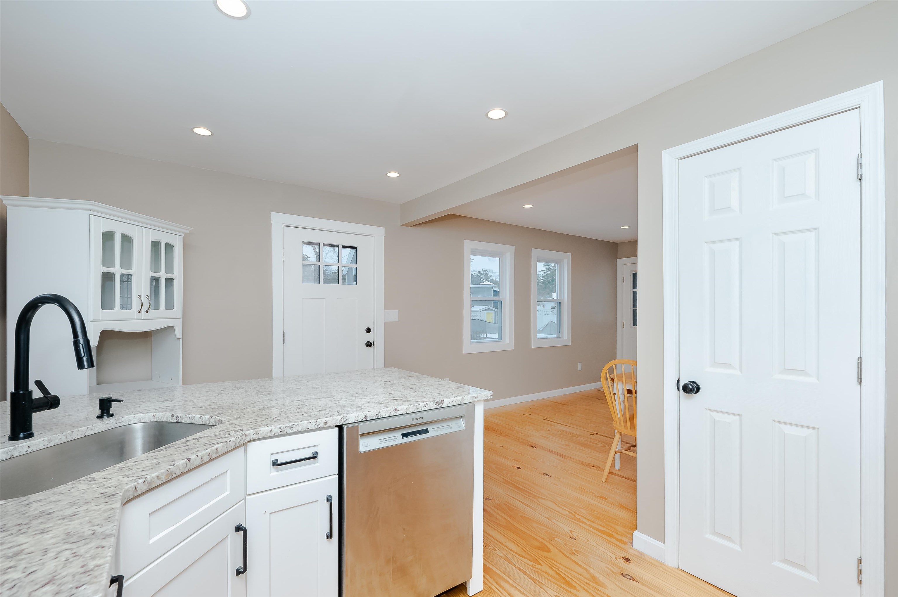 104 A Chestnut Hill Road Rochester, NH 03867 - Photo 5 of 31