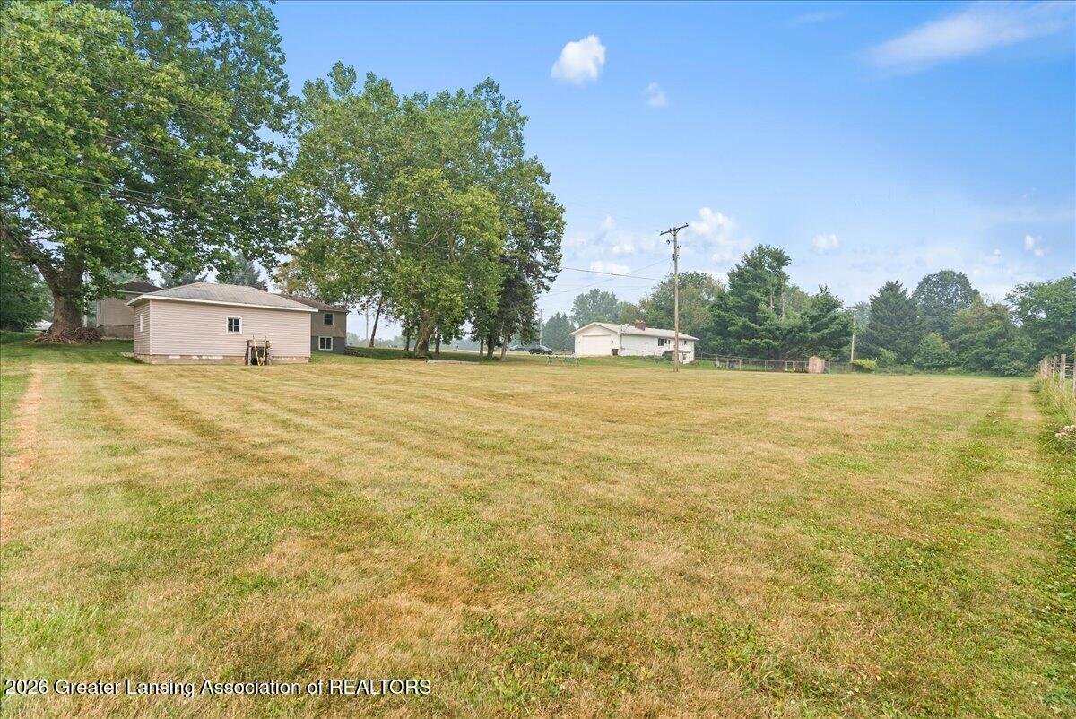 205 West Herbison Road Dewitt, MI 48820 - Photo 29 of 32 25-Media Jett - 23
