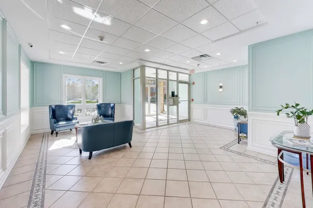 $375,000 | 6815 North Milwaukee Avenue, Unit 707, Niles, IL 60714