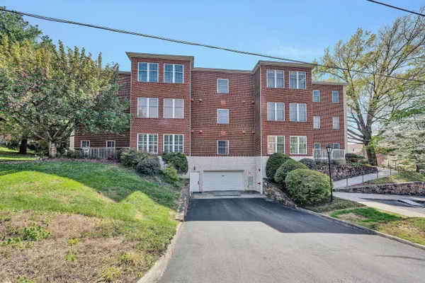 $439,000 | 2208 Jefferson Street Southeast, Unit 210, Roanoke, VA 24014