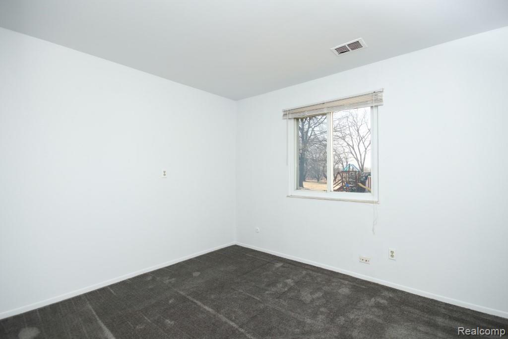 10530 Hall Road Whitmore Lake, MI 48189 - Photo 33 of 54 300.jpg