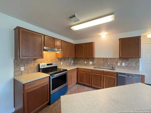 $2,050 | 15742 Cotton Tail Lane, San Antonio, TX 78255