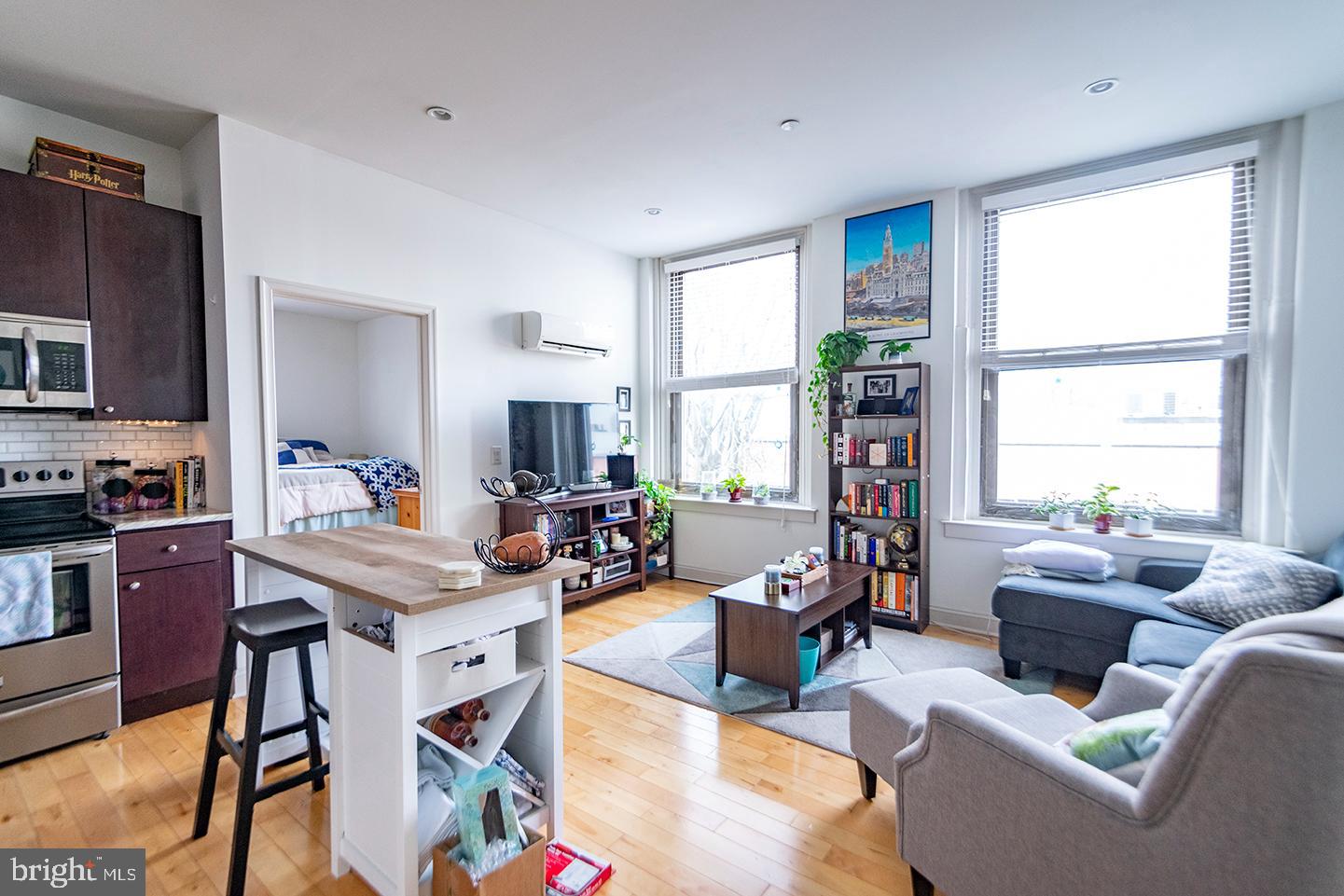 427 Monroe Street, Unit 202 Philadelphia, PA 19147 - Photo 4 of 14
