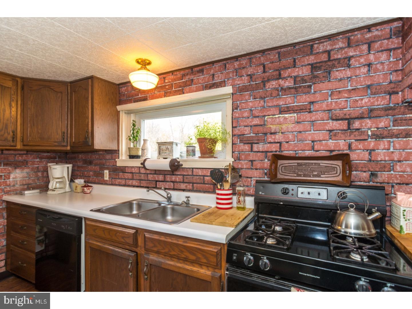 819 Old Bethlehem Road Perkasie, PA 18944 - Photo 13 of 25