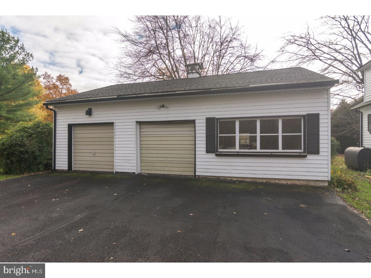 819 Old Bethlehem Road Perkasie, PA 18944 - Photo 4 of 25