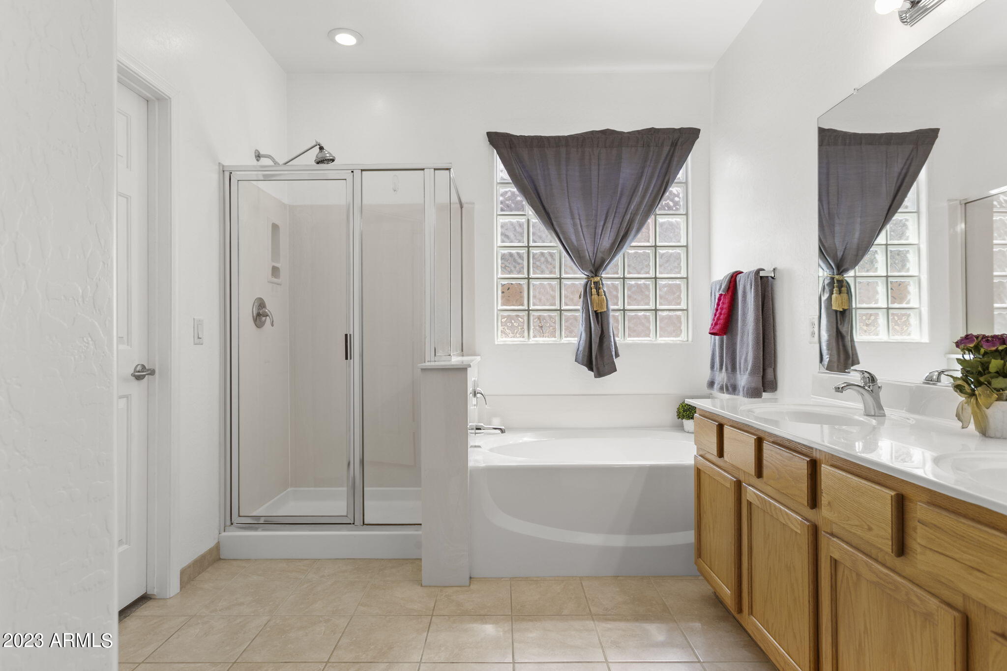 4560 East Murrieta Road Gilbert, AZ 85297 - Photo 19 of 47 Primary Bath