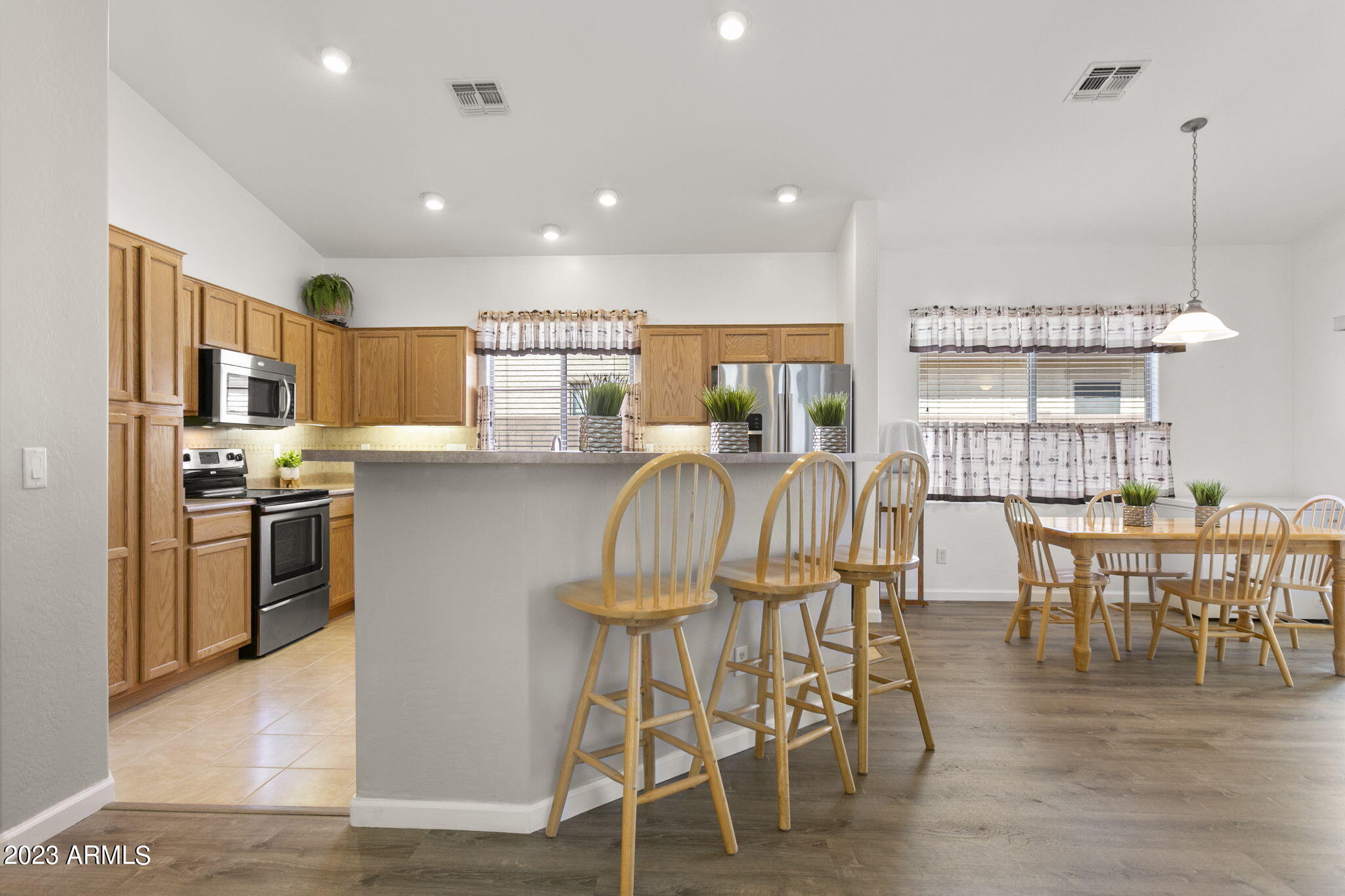 4560 East Murrieta Road Gilbert, AZ 85297 - Photo 8 of 47 Kitchen & Dining