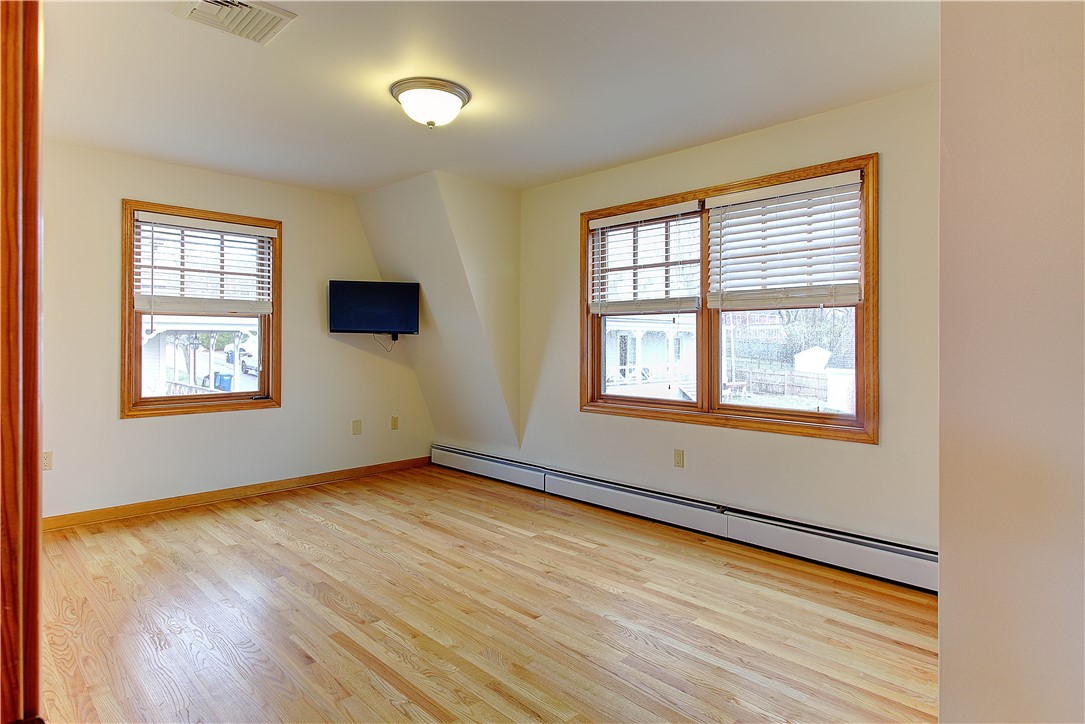 7 Cliff Terrace, Unit A Newport, RI 02840 - Photo 13 of 22 Bedroom 2