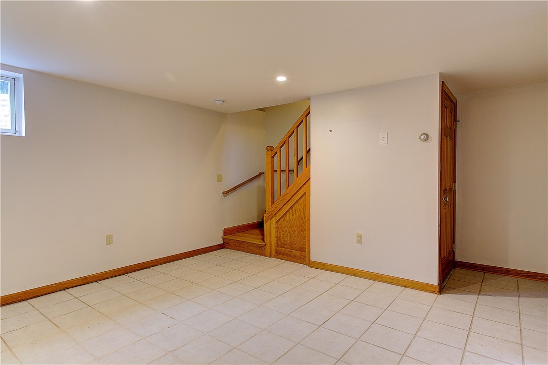 7 Cliff Terrace, Unit A Newport, RI 02840 - Photo 15 of 22 Lower Level Den