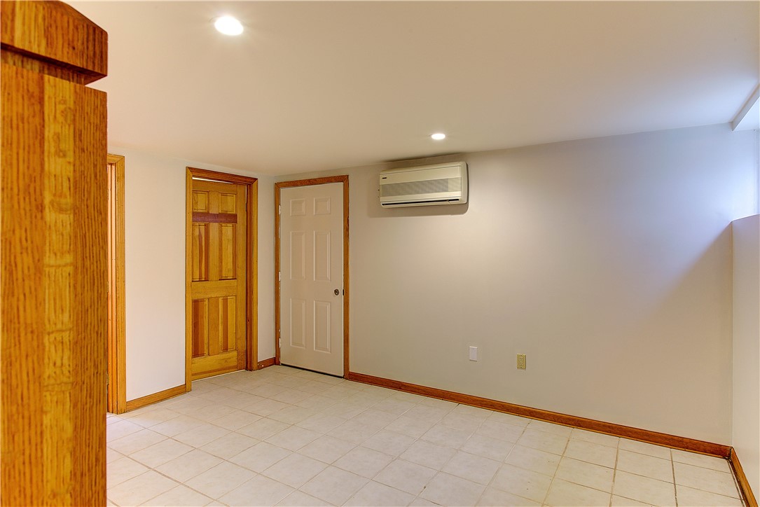 7 Cliff Terrace, Unit A Newport, RI 02840 - Photo 16 of 22 Lower Level Den