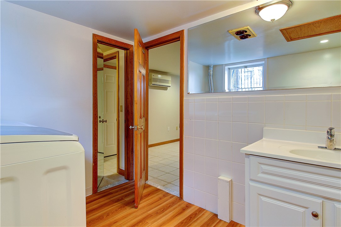 7 Cliff Terrace, Unit A Newport, RI 02840 - Photo 18 of 22 Lower Level bath and Laundry