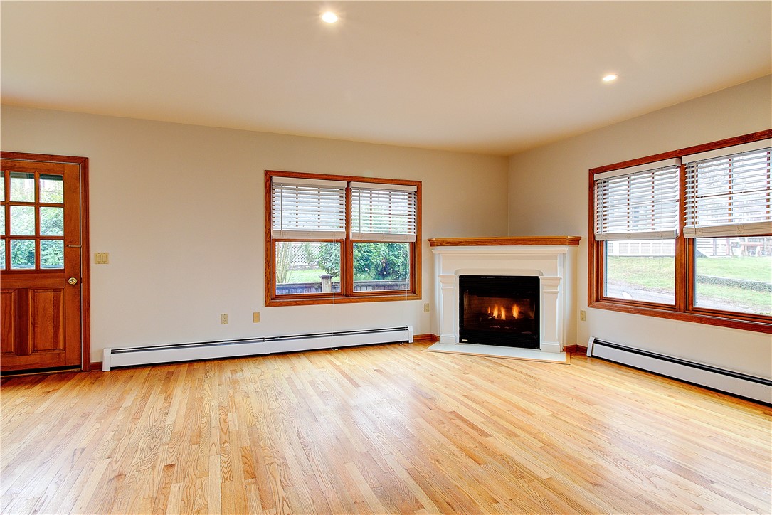 7 Cliff Terrace, Unit A Newport, RI 02840 - Photo 4 of 22 Living area