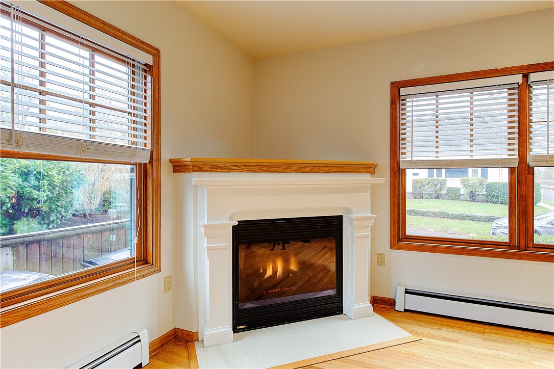 7 Cliff Terrace, Unit A Newport, RI 02840 - Photo 5 of 22 Living area