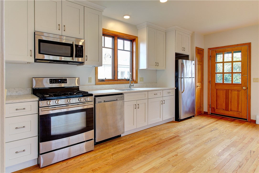 7 Cliff Terrace, Unit A Newport, RI 02840 - Photo 6 of 22 Kitchen