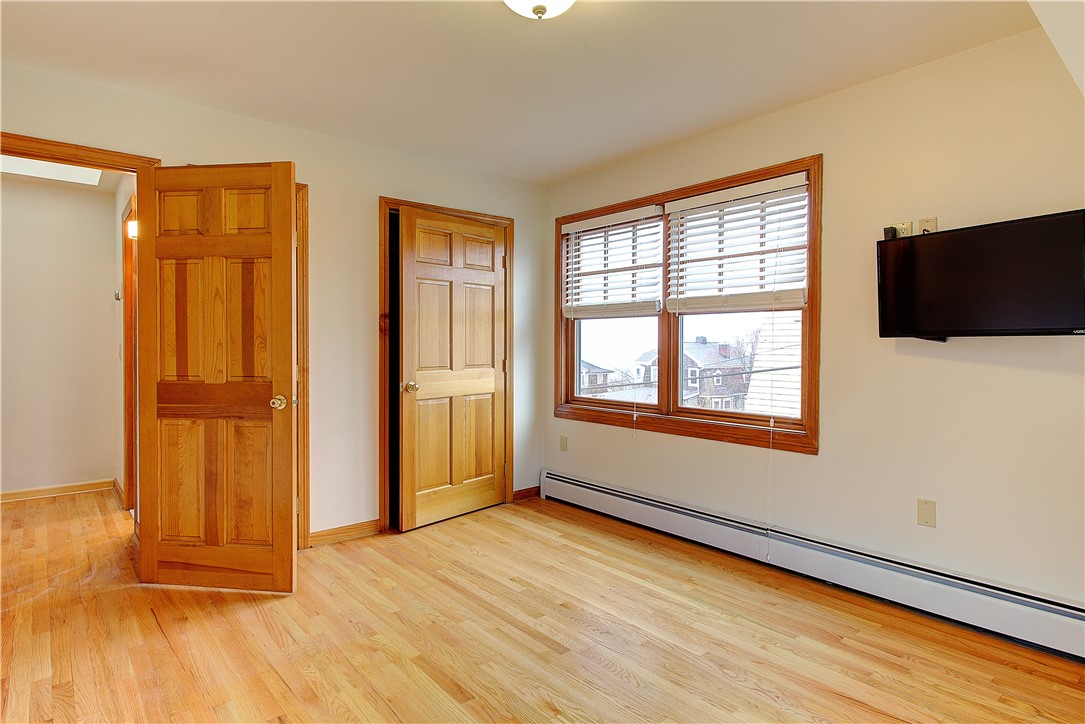 7 Cliff Terrace, Unit A Newport, RI 02840 - Photo 10 of 22 Bedroom 1