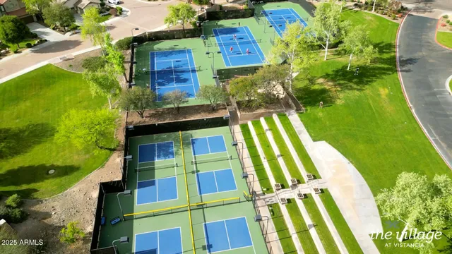 a view of an outdoor space