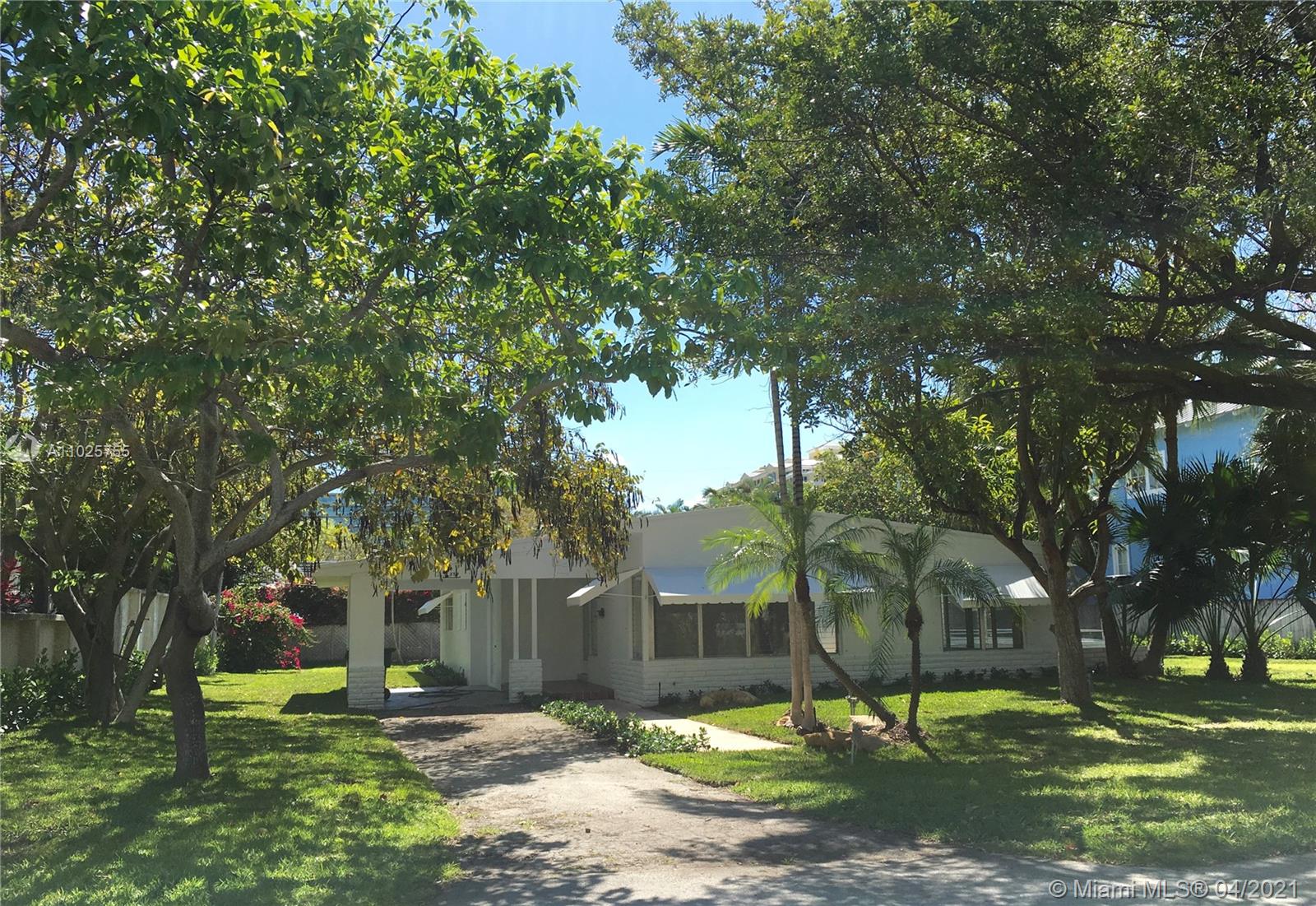 379 Gulf Road Key Biscayne, FL 33149 - Photo 1 of 15