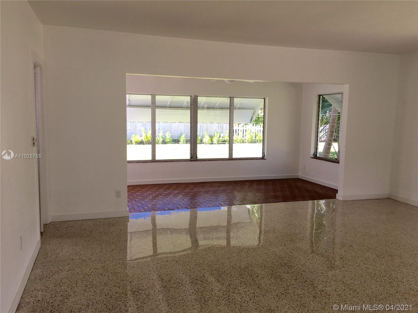 379 Gulf Road Key Biscayne, FL 33149 - Photo 3 of 15