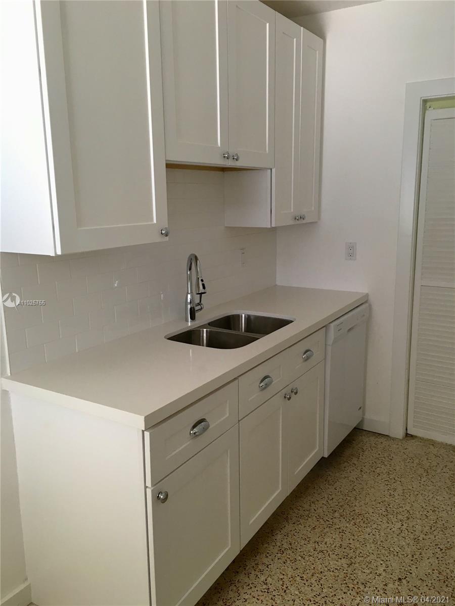 379 Gulf Road Key Biscayne, FL 33149 - Photo 5 of 15