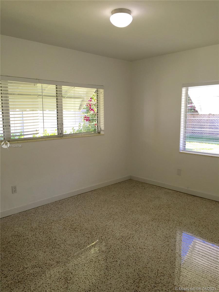379 Gulf Road Key Biscayne, FL 33149 - Photo 8 of 15