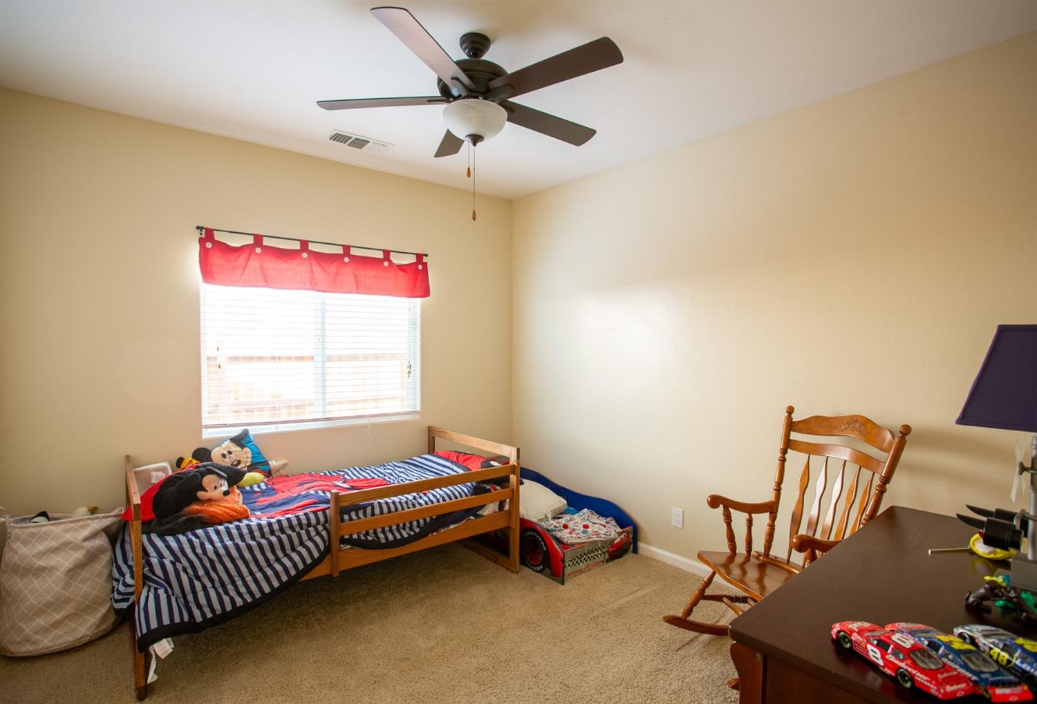 2945 Maine Avenue Clovis, CA 93619 - Photo 9 of 15