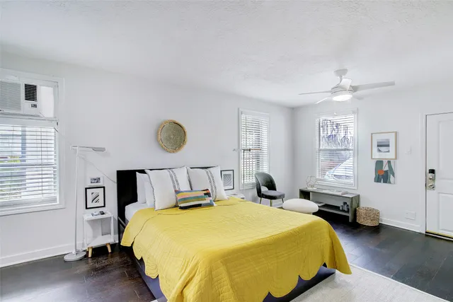 $900 | 215 Hyde Park Boulevard, Unit A, Houston, TX 77006