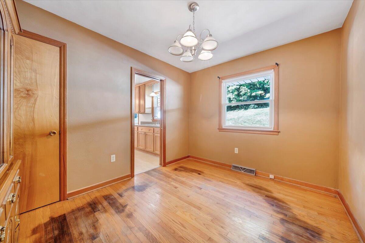3435 Troxell Road Southeast Roanoke, VA 24014 - Photo 14 of 41 14-MIB07697