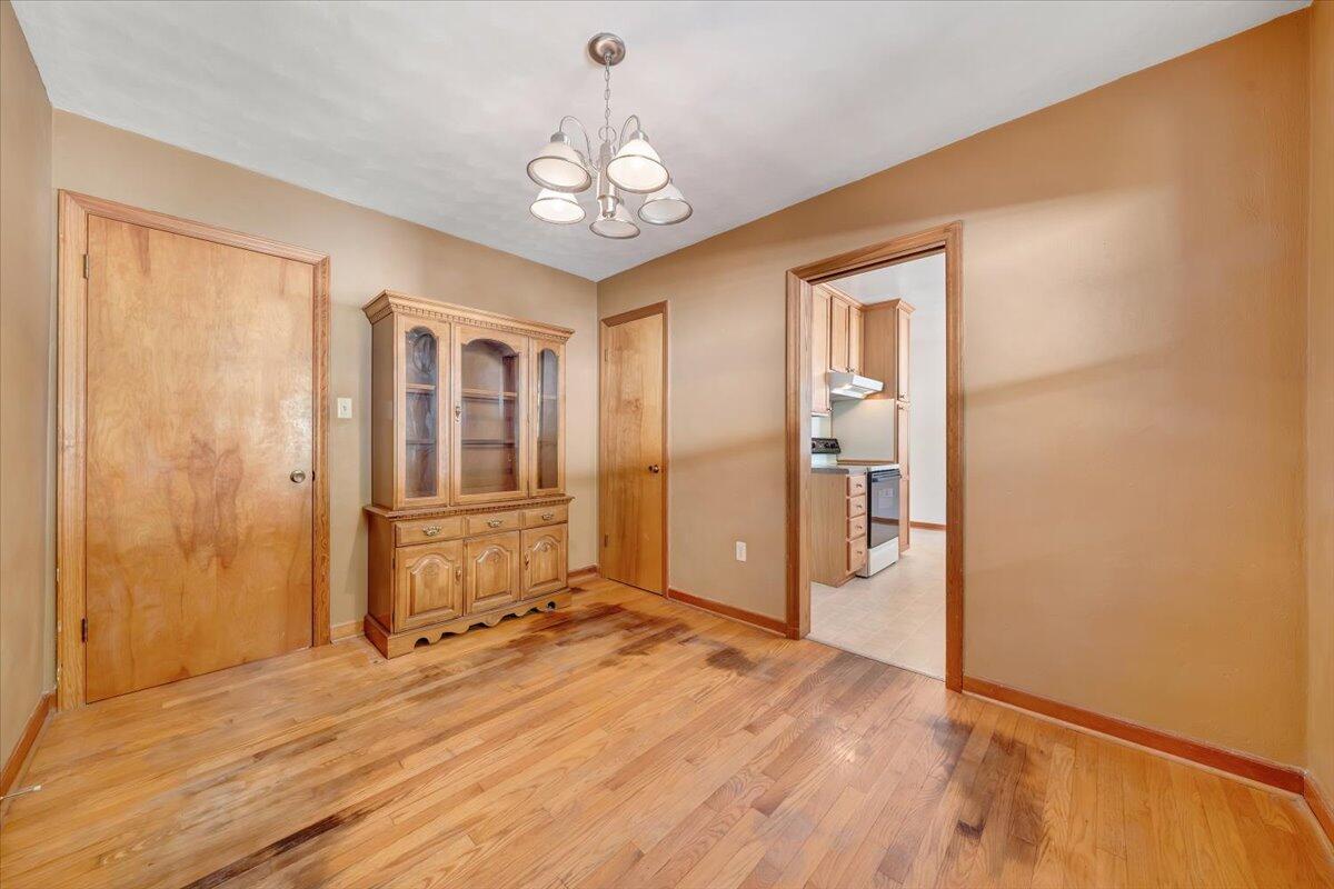 3435 Troxell Road Southeast Roanoke, VA 24014 - Photo 15 of 41 15-MIB07700