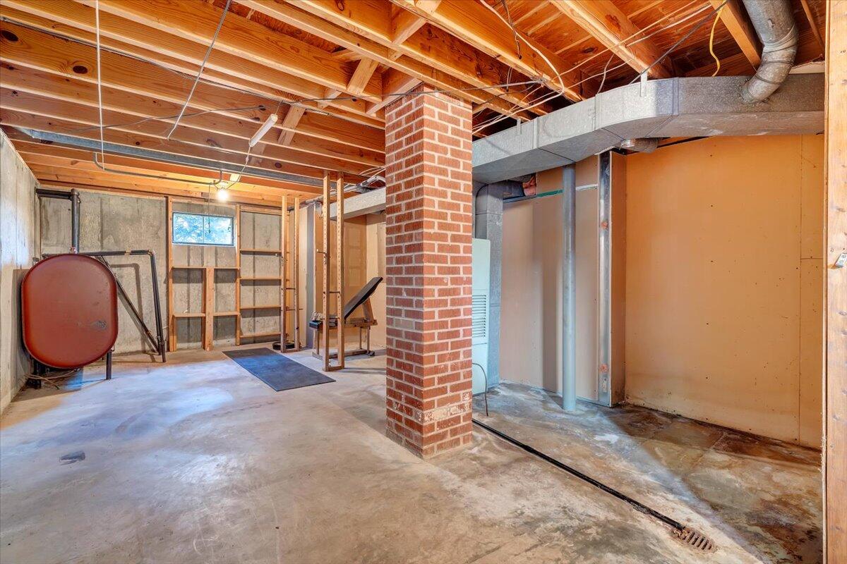 3435 Troxell Road Southeast Roanoke, VA 24014 - Photo 27 of 41 27-MIB07739