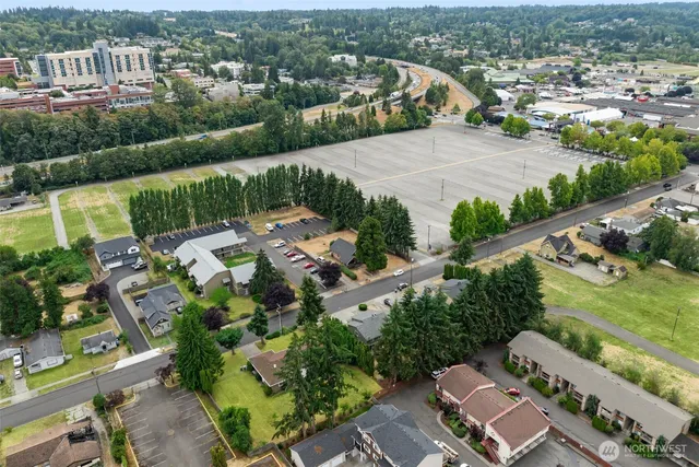 $320,000 | 328 9th Avenue Southeast, Unit D5, Puyallup, WA 98372