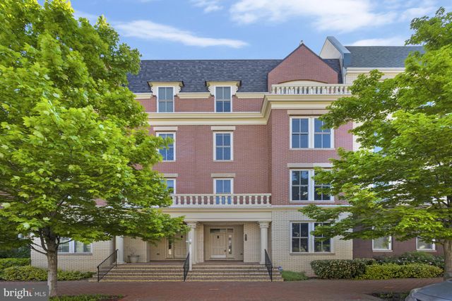 $975,000 | 2107 Main Line Boulevard, Unit 102, Alexandria, VA 22301