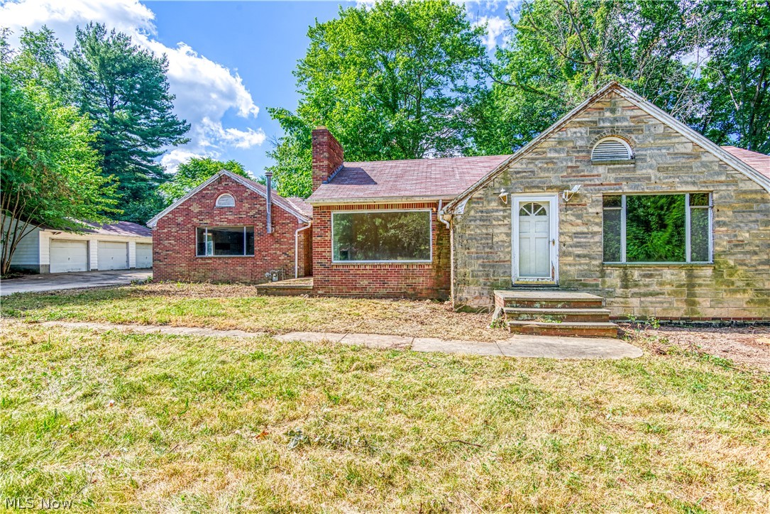 1042 Center Road Clinton, OH 44216 - Photo 1 of 24