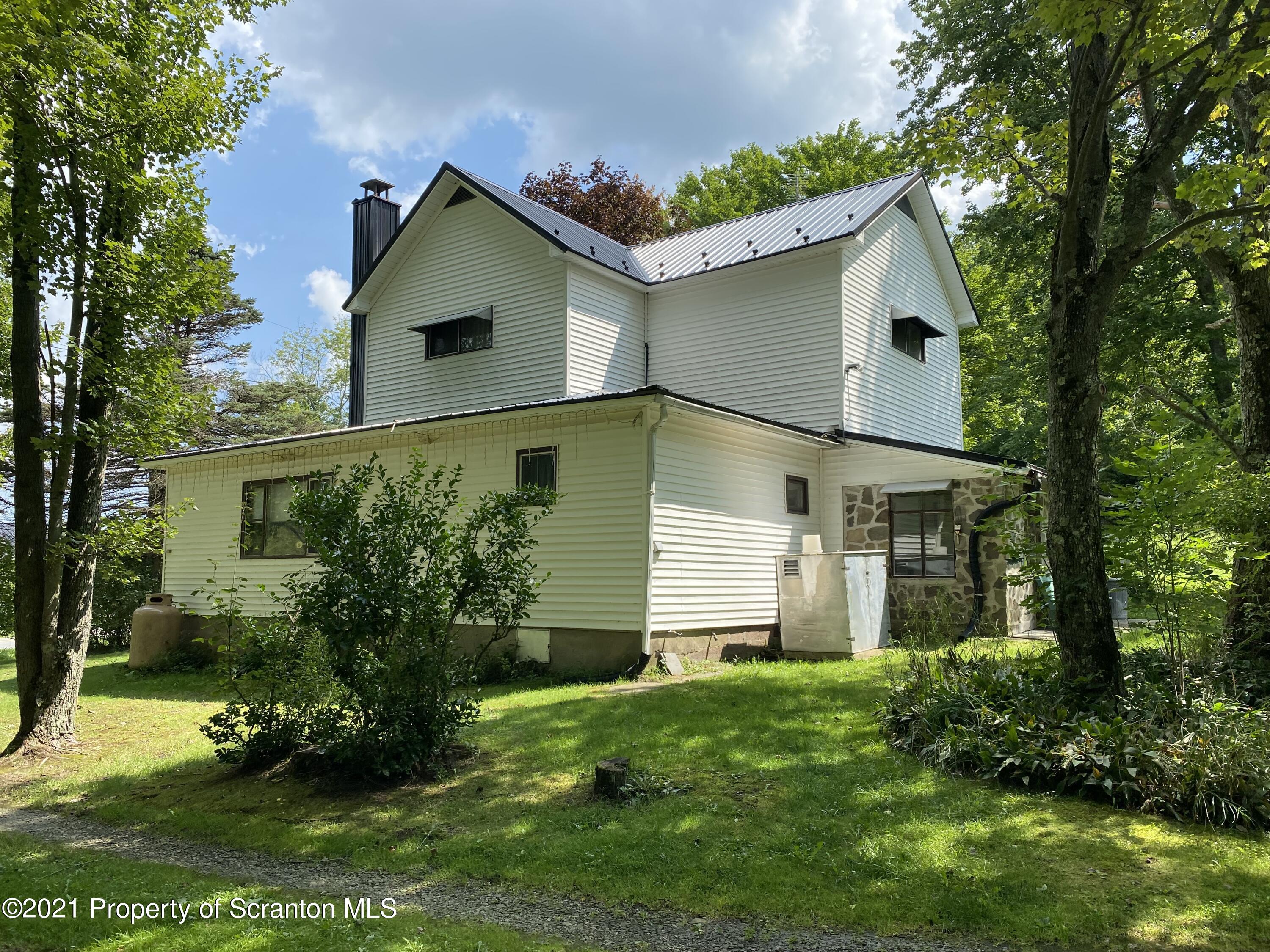 542 Spring Hill Road Moscow, PA 18444 - Photo 1 of 53