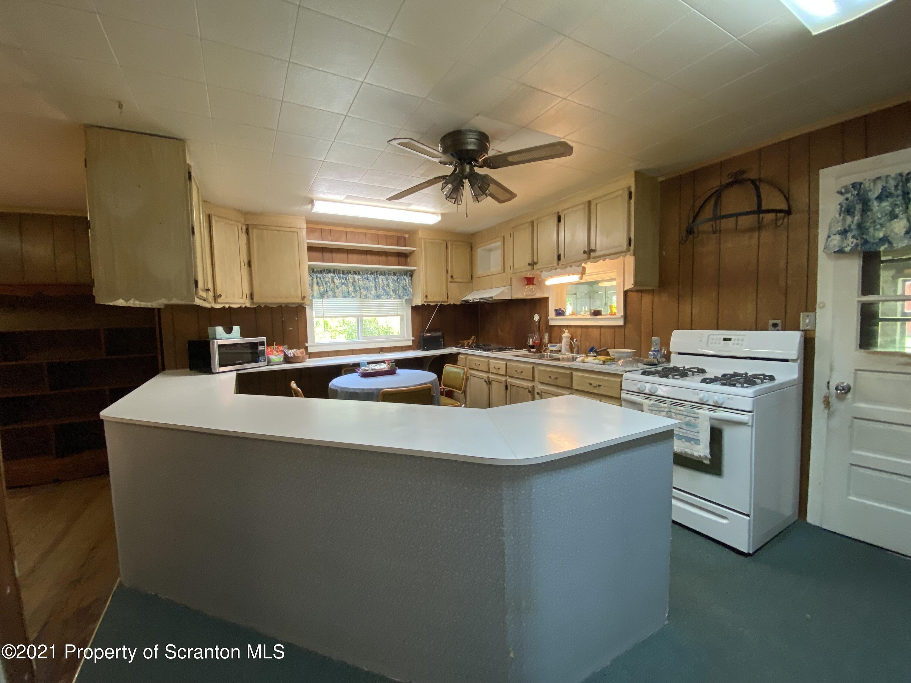 542 Spring Hill Road Moscow, PA 18444 - Photo 3 of 53