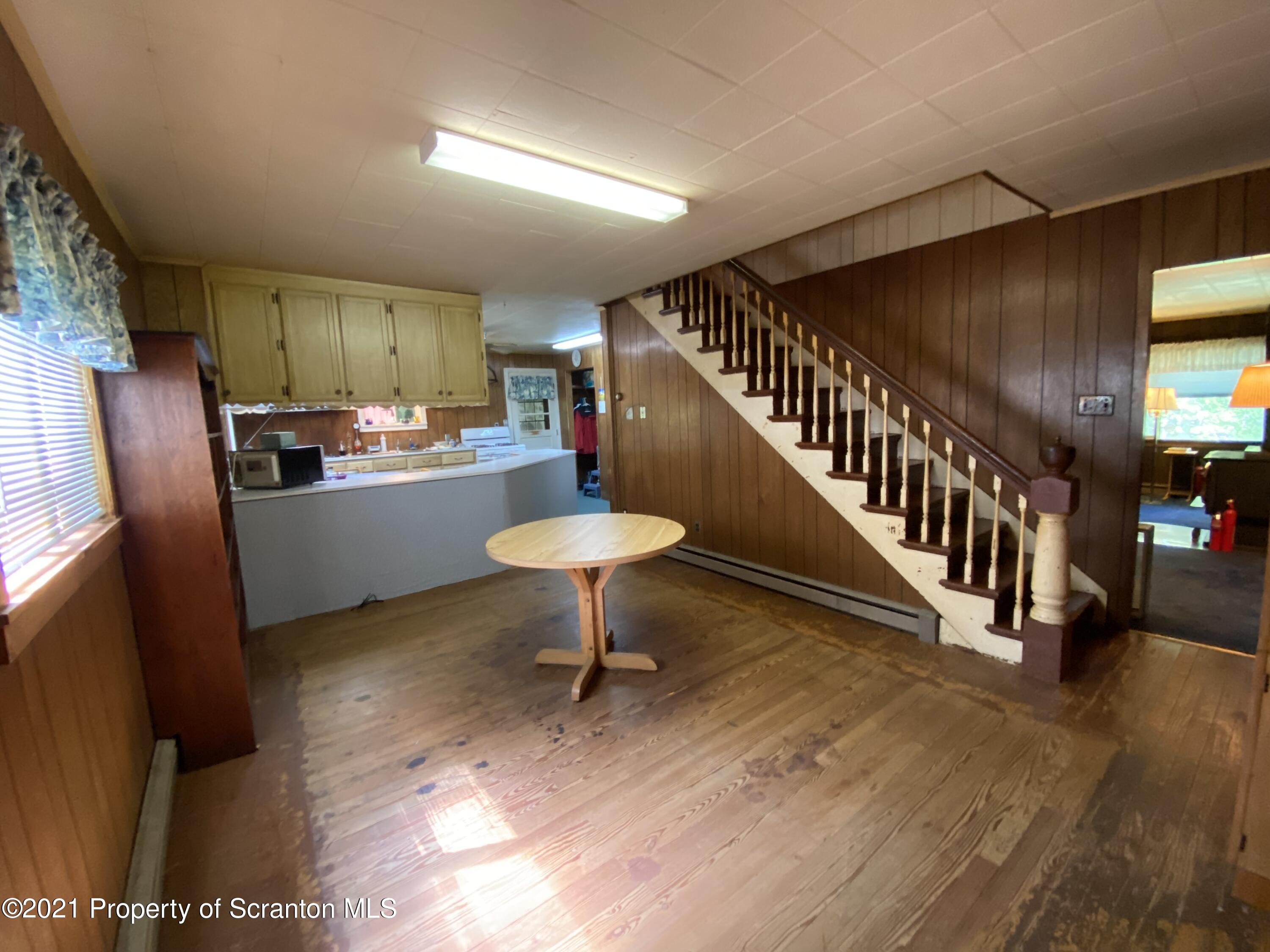 542 Spring Hill Road Moscow, PA 18444 - Photo 5 of 53