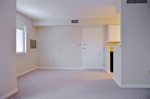 8 Beal's Cove Road, Unit J Hingham, MA 02043 - Photo 3 of 14 Gallery Image 3