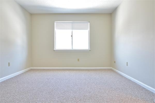 8 Beal's Cove Road, Unit J Hingham, MA 02043 - Photo 5 of 14 Gallery Image 5