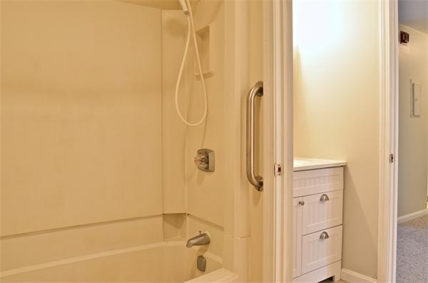 8 Beal's Cove Road, Unit J Hingham, MA 02043 - Photo 8 of 14 Gallery Image 8