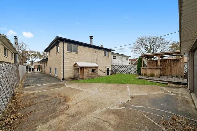 $223,500 | 392 Greenbay Avenue, Calumet City, IL 60409