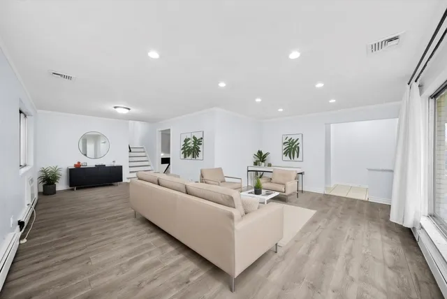 $223,500 | 392 Greenbay Avenue, Calumet City, IL 60409